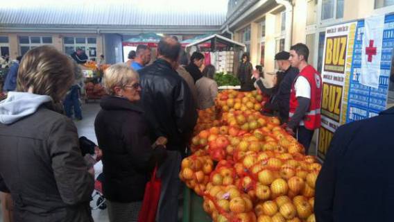 BUZ Gare&scaron;nice gra&eth;anima besplatno dijelio jabuke