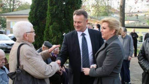 U organizaciji ŽO BUZ SMŽ Kolinda Grabar Kitarović posjetila Sisački dom za starije osobe